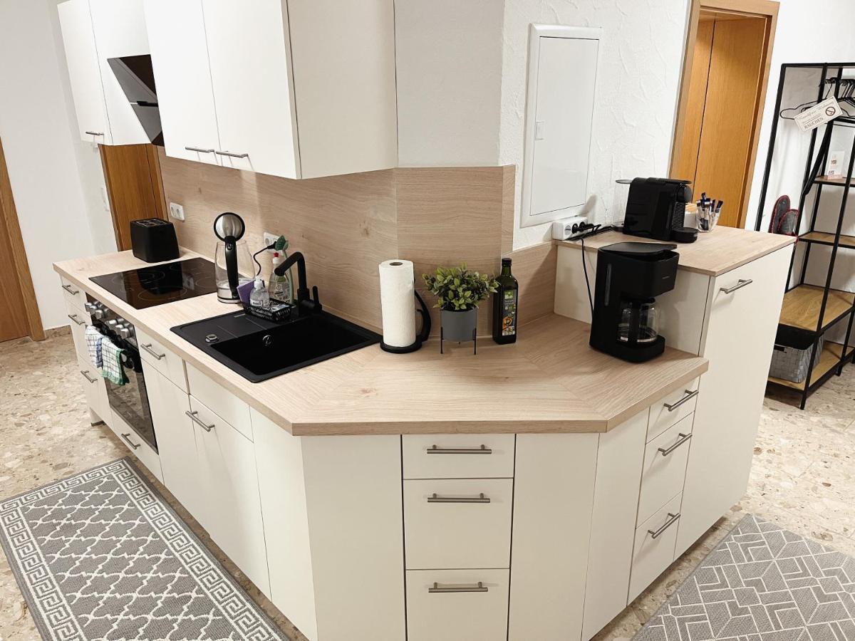Bohnapartments Elisa - Wohlfuehlapartment Mit 2 Gratis Parkplaetzen Und 3 Schlafzimmern - Wlan - Vollausstattung Erfurt Extérieur photo