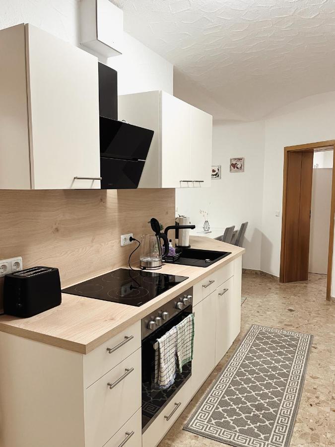 Bohnapartments Elisa - Wohlfuehlapartment Mit 2 Gratis Parkplaetzen Und 3 Schlafzimmern - Wlan - Vollausstattung Erfurt Extérieur photo