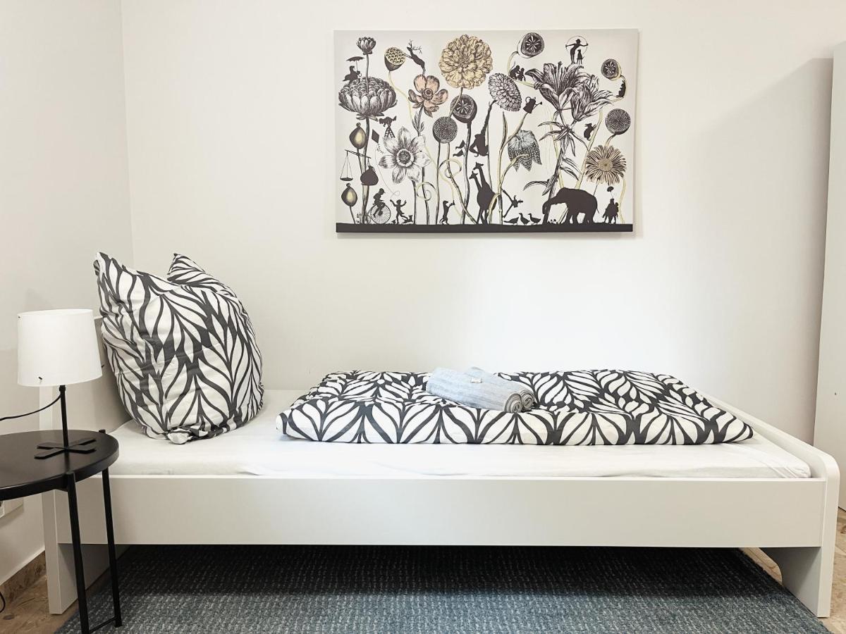 Bohnapartments Elisa - Wohlfuehlapartment Mit 2 Gratis Parkplaetzen Und 3 Schlafzimmern - Wlan - Vollausstattung Erfurt Extérieur photo