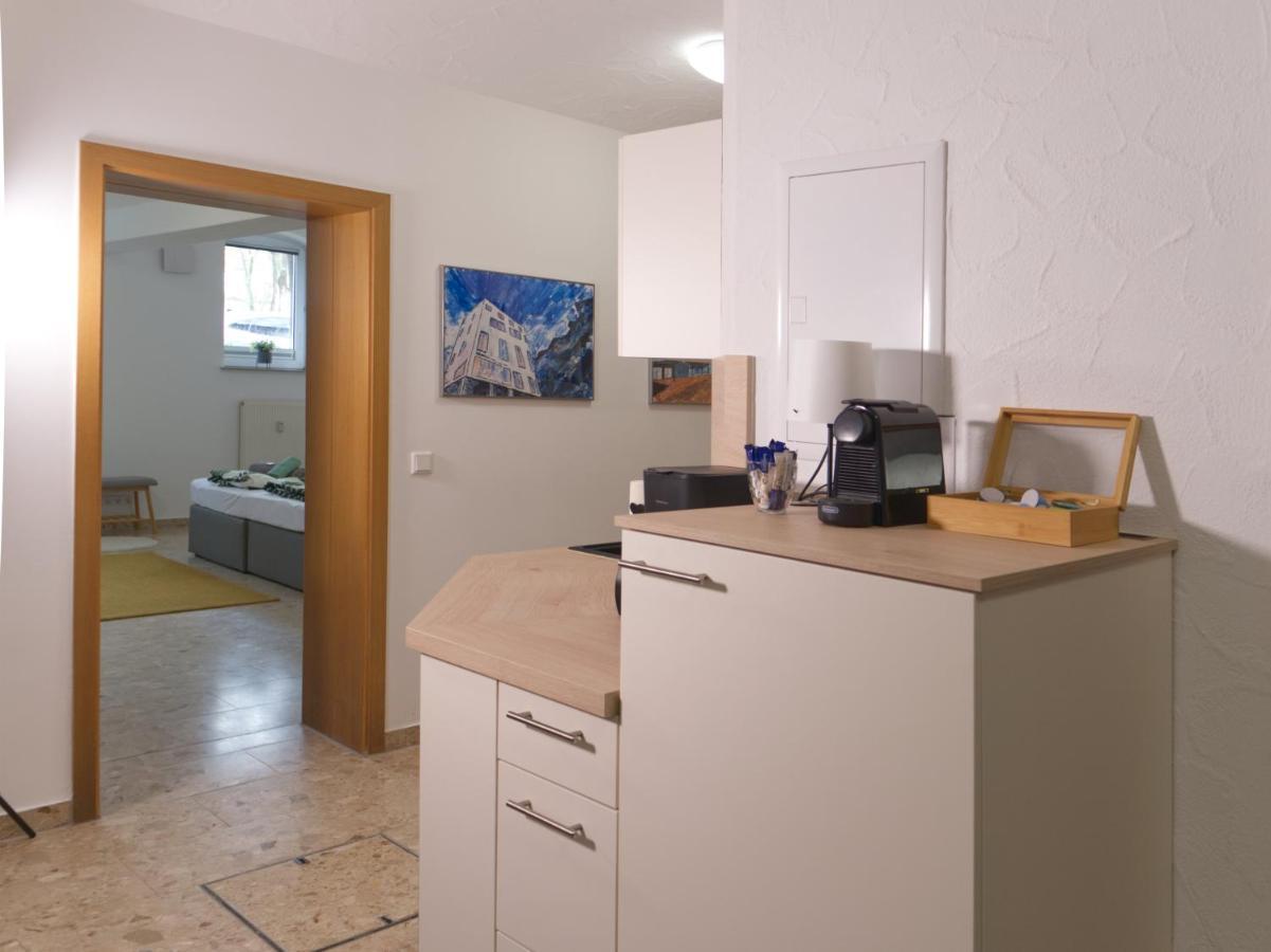 Bohnapartments Elisa - Wohlfuehlapartment Mit 2 Gratis Parkplaetzen Und 3 Schlafzimmern - Wlan - Vollausstattung Erfurt Extérieur photo