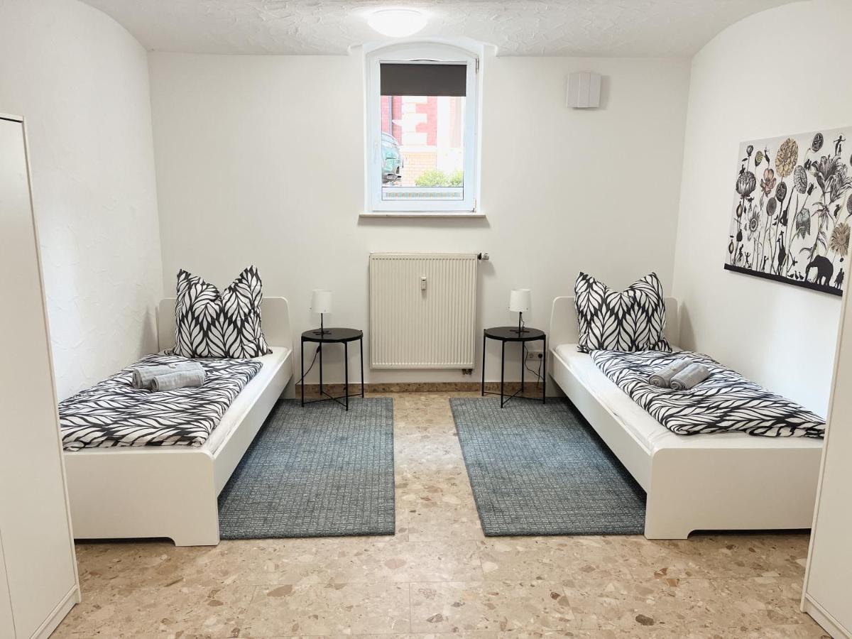 Bohnapartments Elisa - Wohlfuehlapartment Mit 2 Gratis Parkplaetzen Und 3 Schlafzimmern - Wlan - Vollausstattung Erfurt Extérieur photo