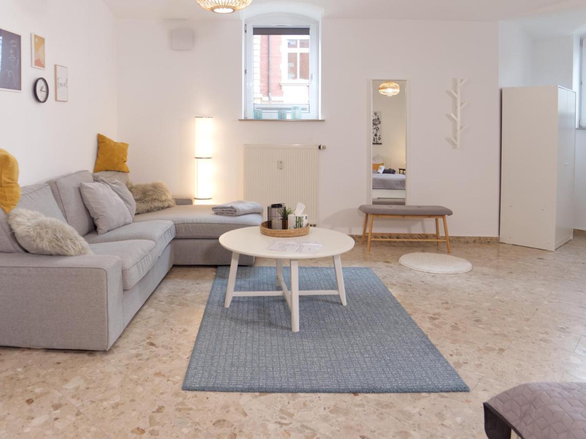 Bohnapartments Elisa - Wohlfuehlapartment Mit 2 Gratis Parkplaetzen Und 3 Schlafzimmern - Wlan - Vollausstattung Erfurt Extérieur photo