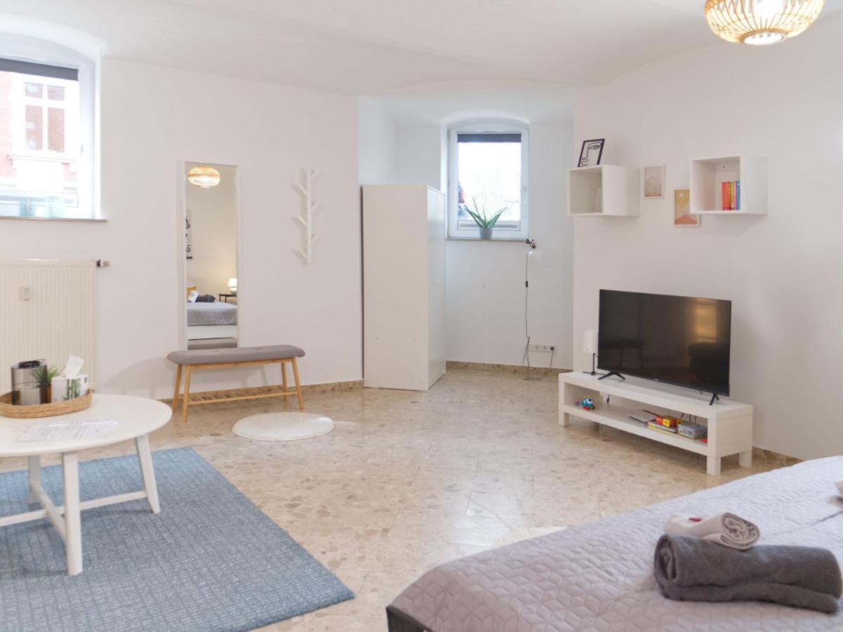 Bohnapartments Elisa - Wohlfuehlapartment Mit 2 Gratis Parkplaetzen Und 3 Schlafzimmern - Wlan - Vollausstattung Erfurt Extérieur photo