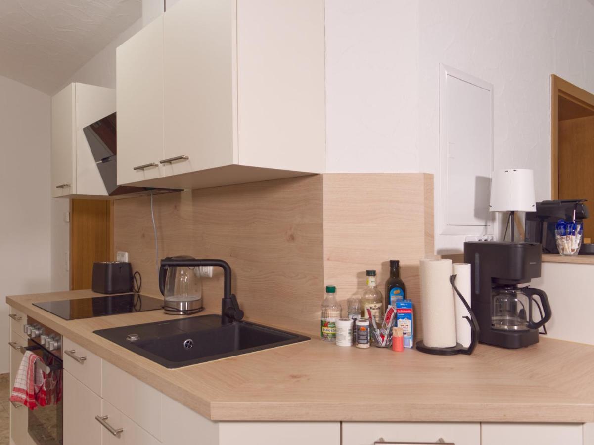 Bohnapartments Elisa - Wohlfuehlapartment Mit 2 Gratis Parkplaetzen Und 3 Schlafzimmern - Wlan - Vollausstattung Erfurt Extérieur photo