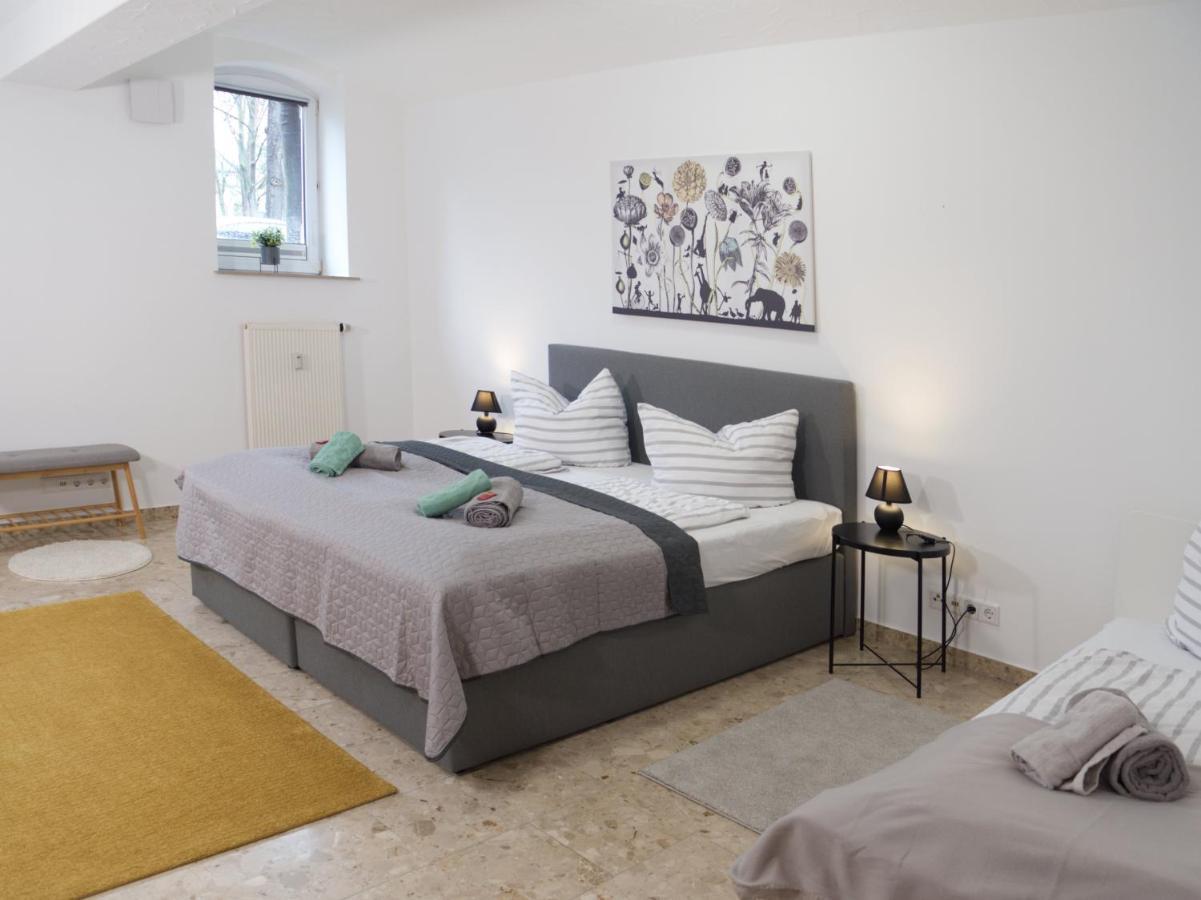 Bohnapartments Elisa - Wohlfuehlapartment Mit 2 Gratis Parkplaetzen Und 3 Schlafzimmern - Wlan - Vollausstattung Erfurt Extérieur photo