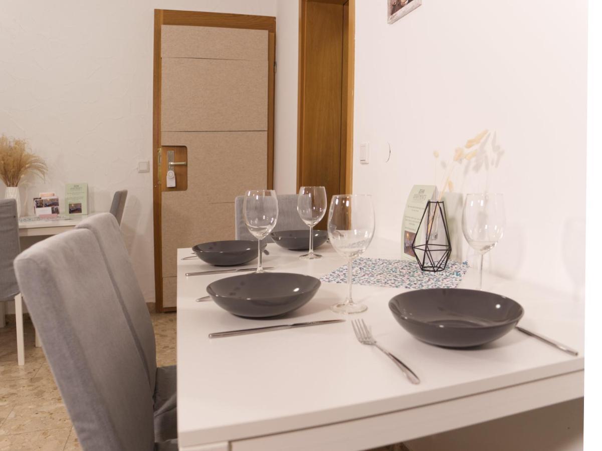 Bohnapartments Elisa - Wohlfuehlapartment Mit 2 Gratis Parkplaetzen Und 3 Schlafzimmern - Wlan - Vollausstattung Erfurt Extérieur photo