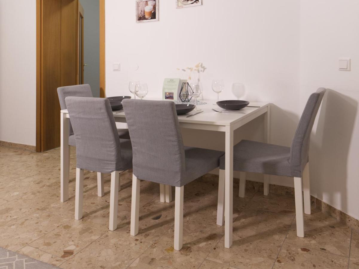 Bohnapartments Elisa - Wohlfuehlapartment Mit 2 Gratis Parkplaetzen Und 3 Schlafzimmern - Wlan - Vollausstattung Erfurt Extérieur photo
