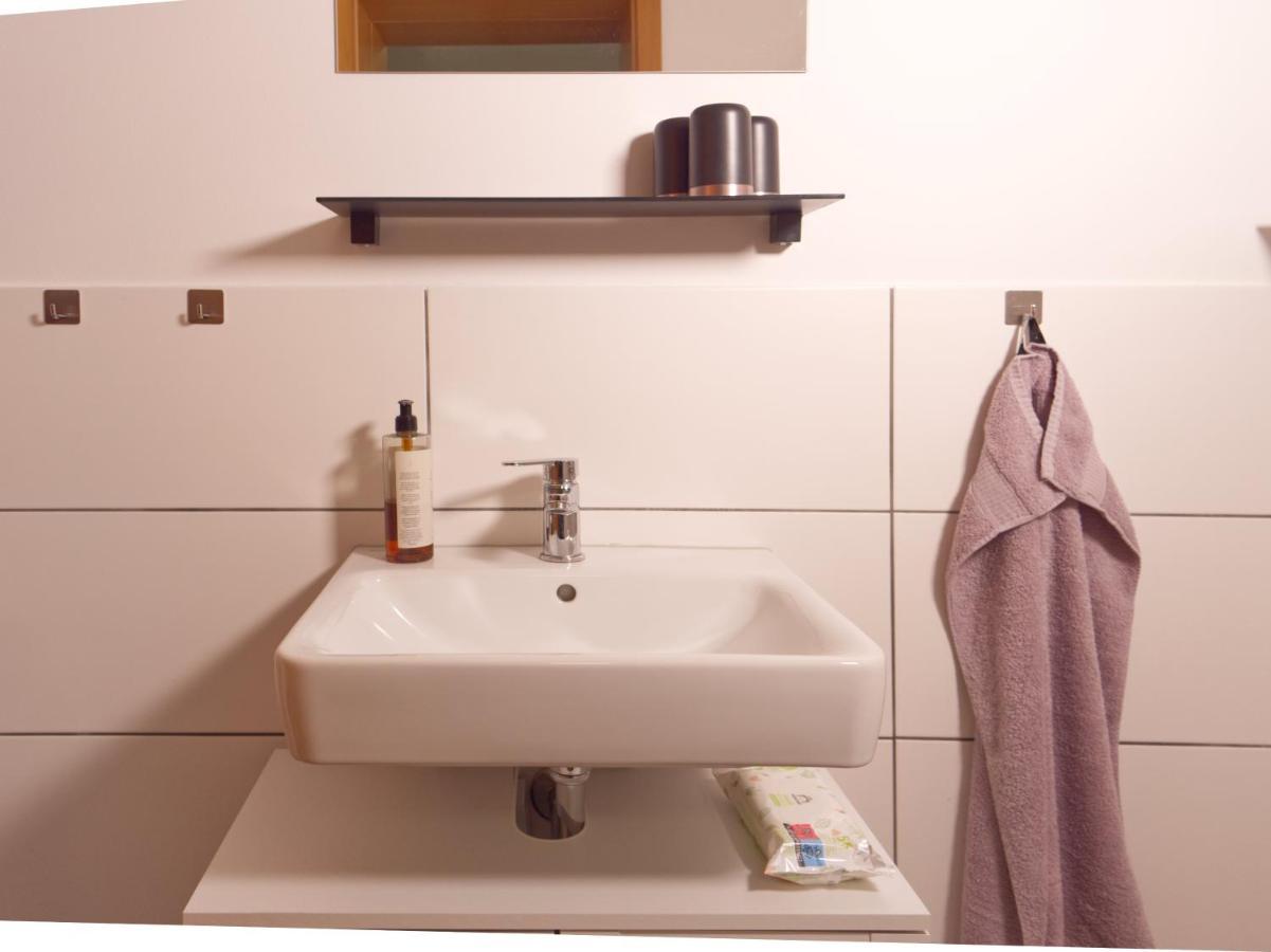 Bohnapartments Elisa - Wohlfuehlapartment Mit 2 Gratis Parkplaetzen Und 3 Schlafzimmern - Wlan - Vollausstattung Erfurt Extérieur photo